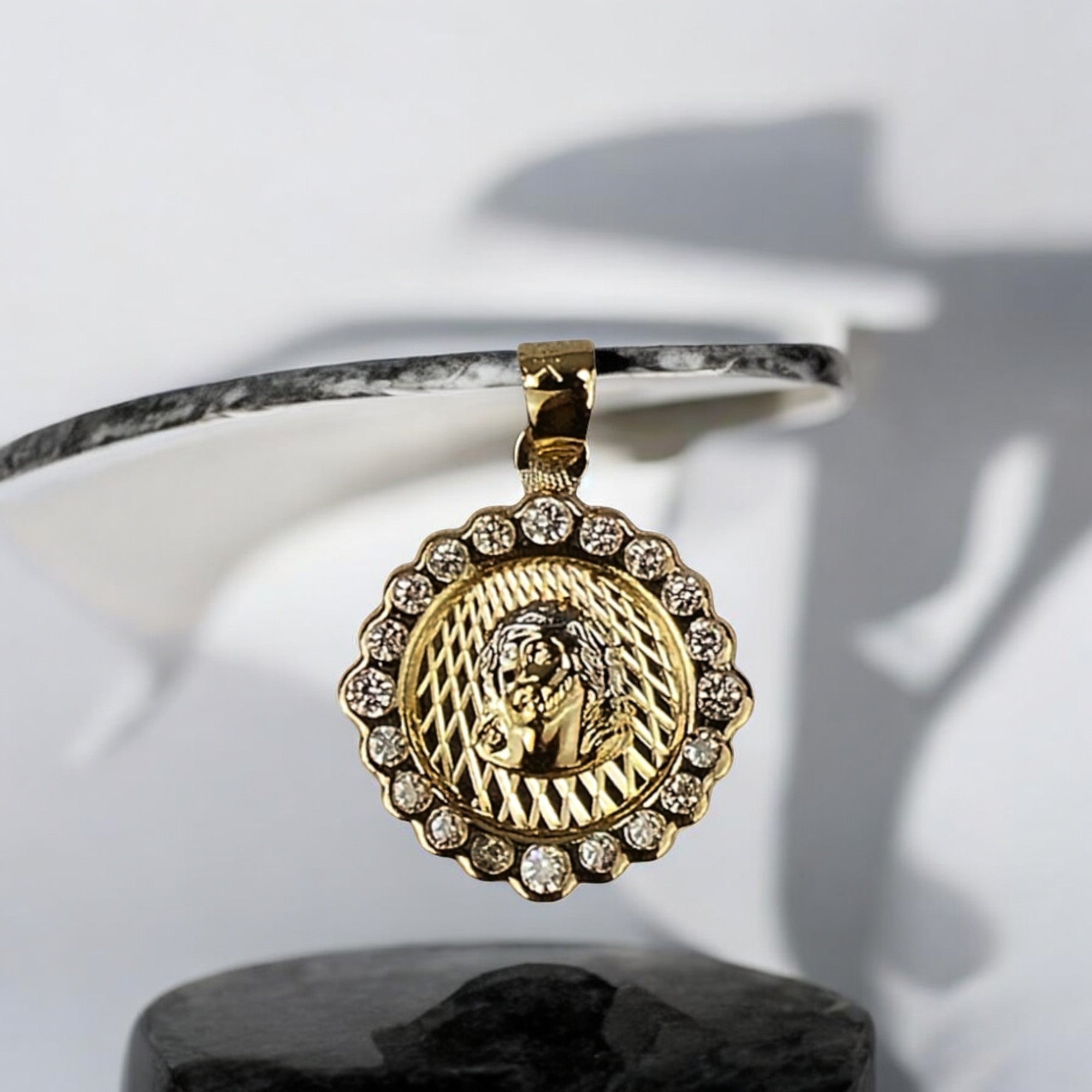 Medalla Cristo Zirconia Grande
