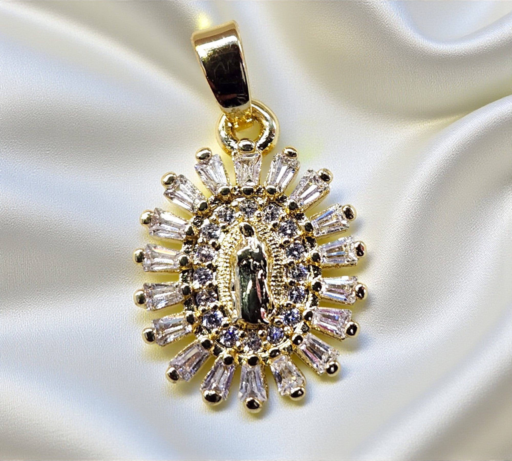 Medalla Oval Marco Bag