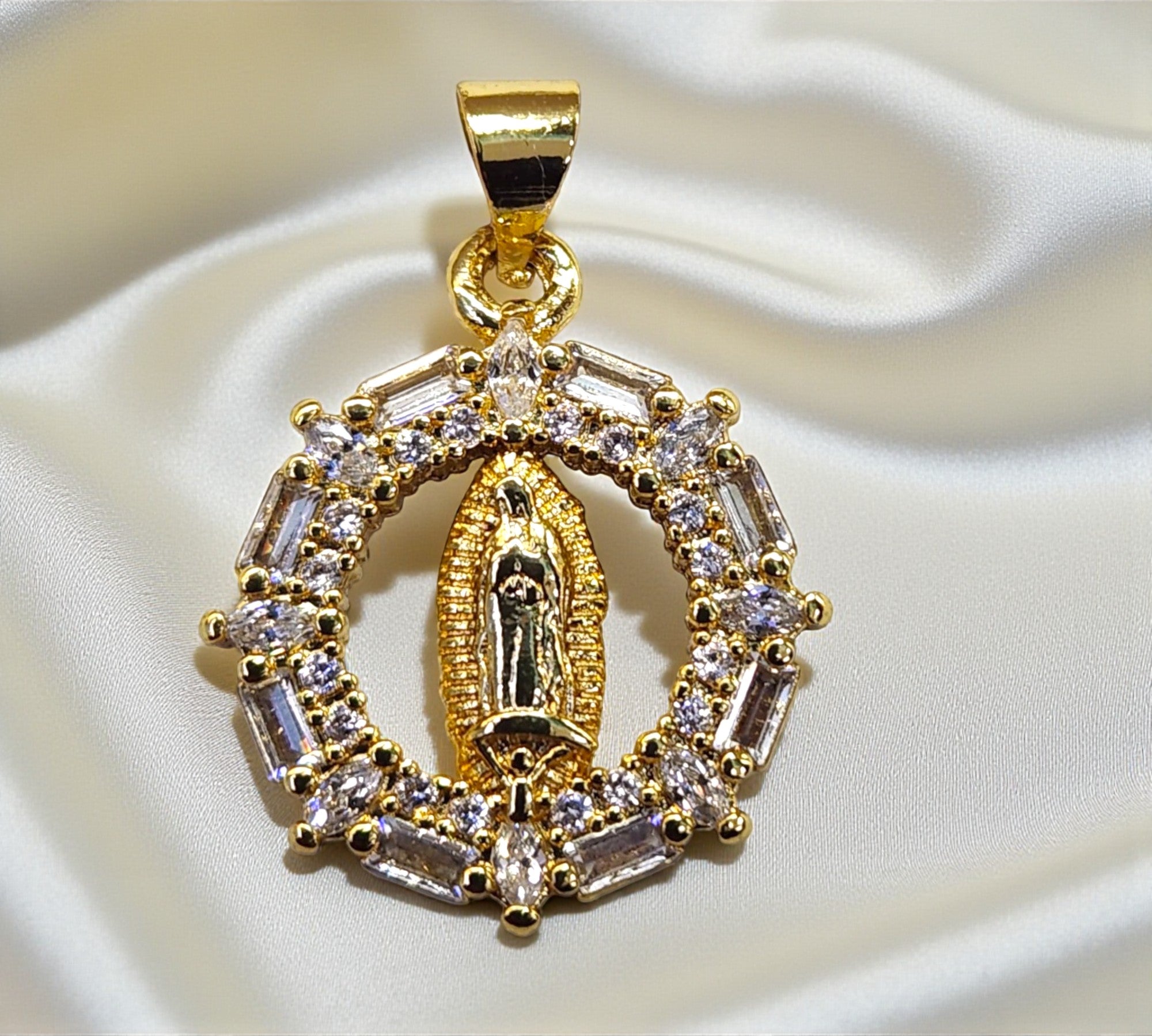 Medalla Zirconia Bag