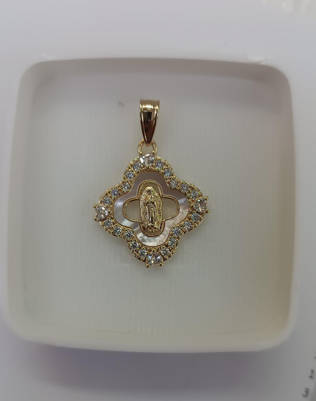 Medalla Trebol Guadalupe Perla
