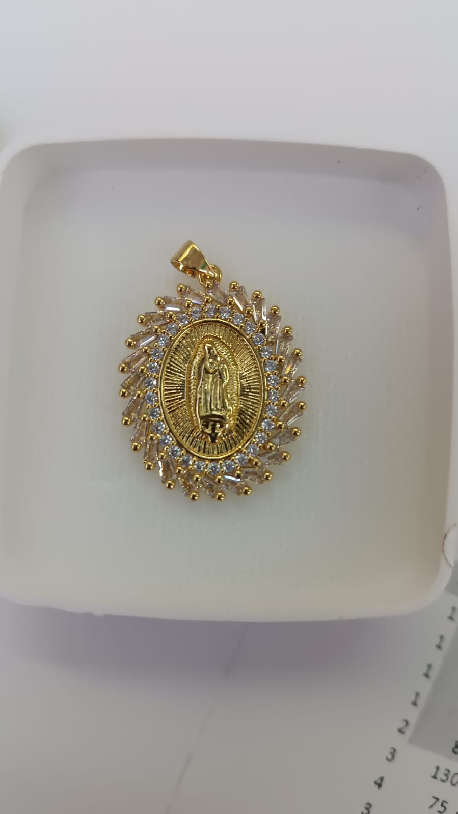 Medalla Virgen Silueta