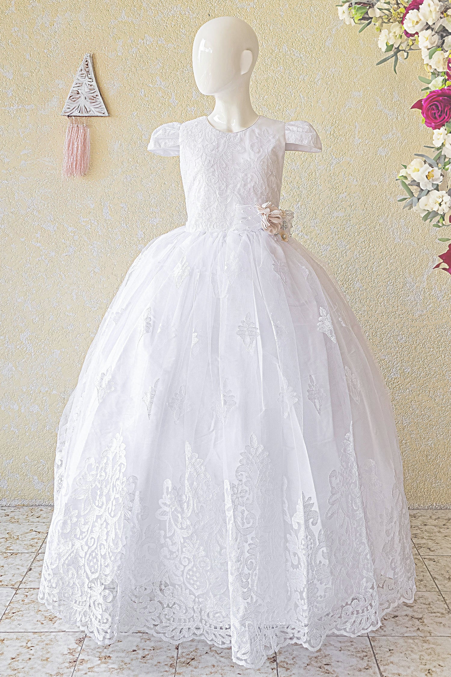 Vestido primera comunión de niña color blanco modelo 447 foto 1