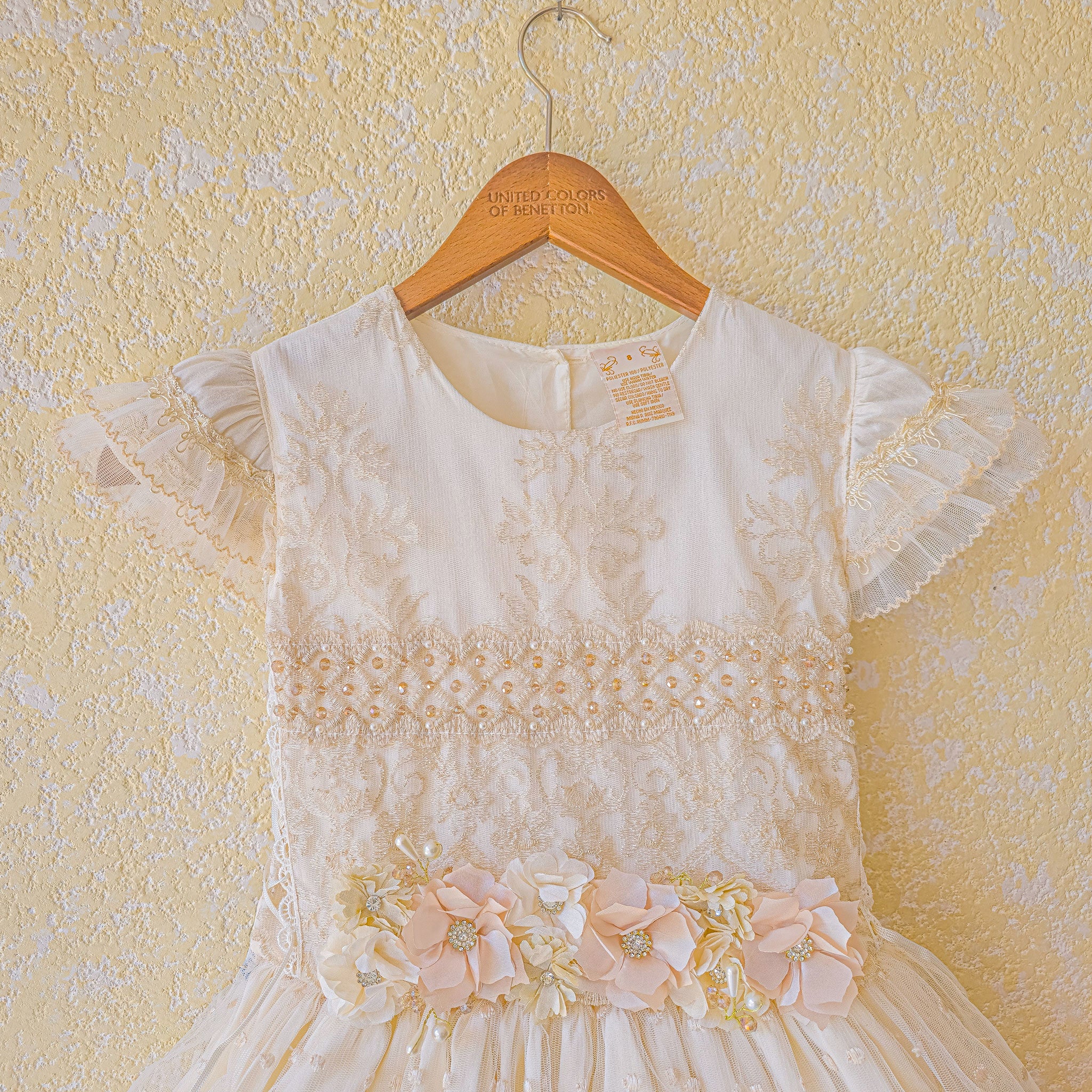 Vestido primera comunión de niña color beige modelo brisa foto 3 de parte superior del vestido