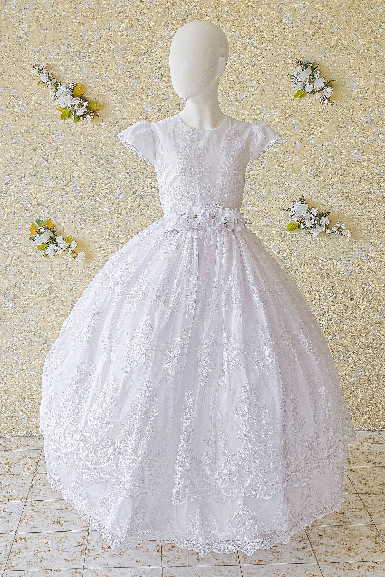 Vestido primera comunión en color blanco modelo kristel foto 1