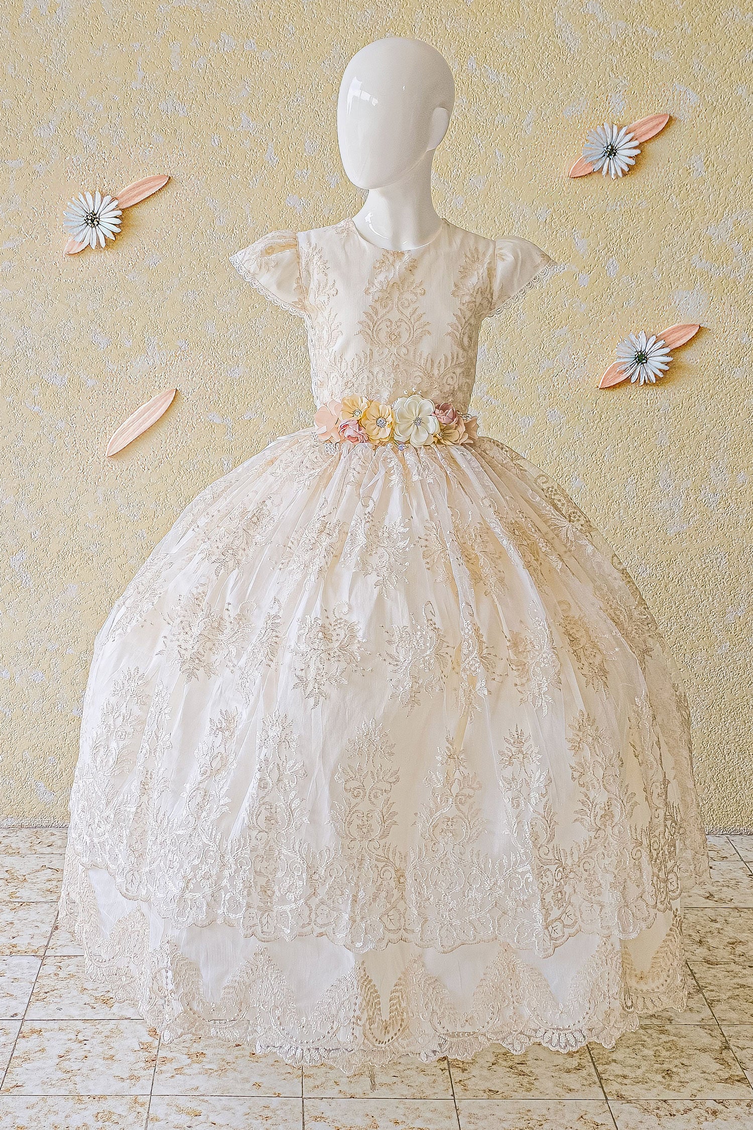 Vestido primera comunión en color beige modelo kristel foto 1