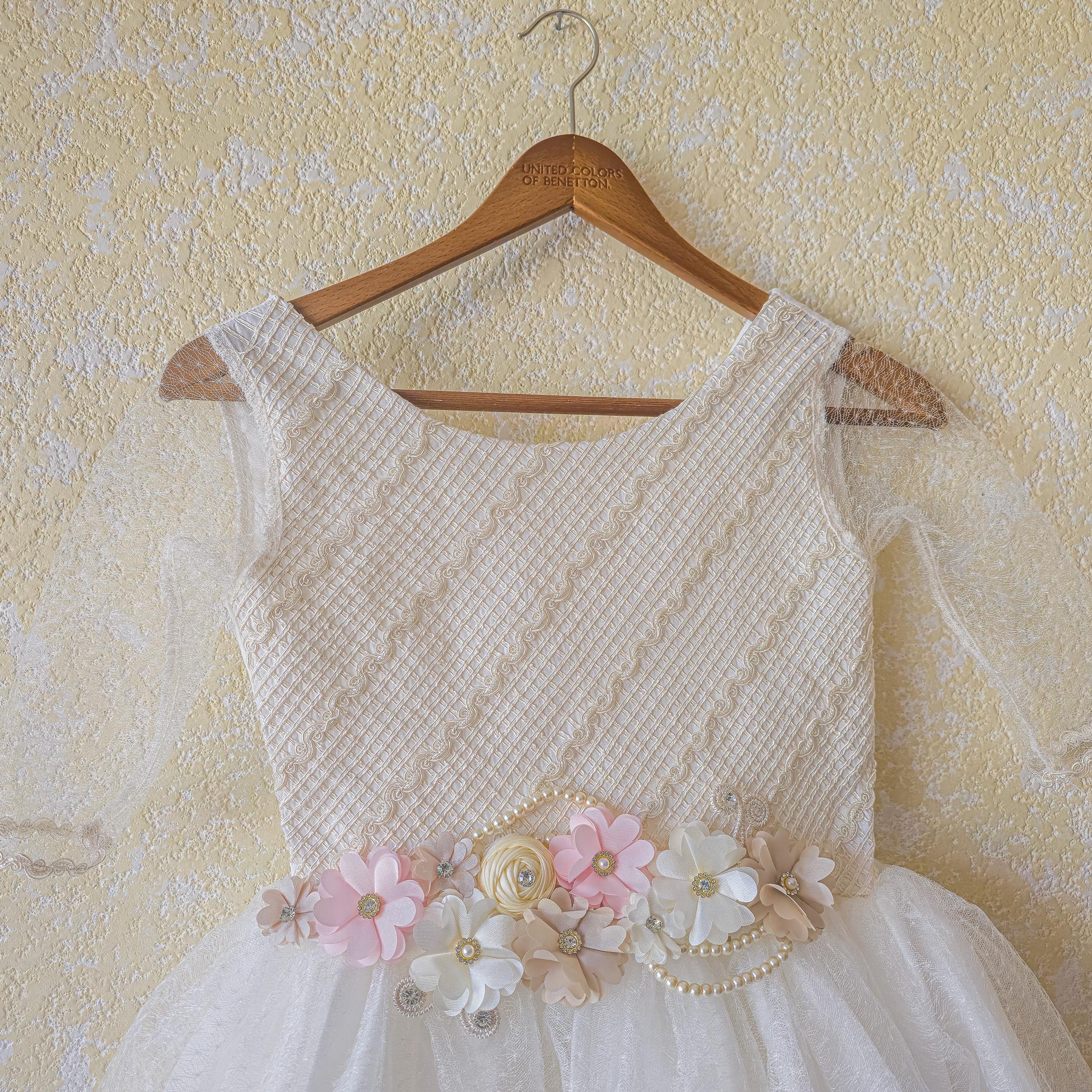 Vestido primera comunión de niña color beige modelo mpc 012 foto 4