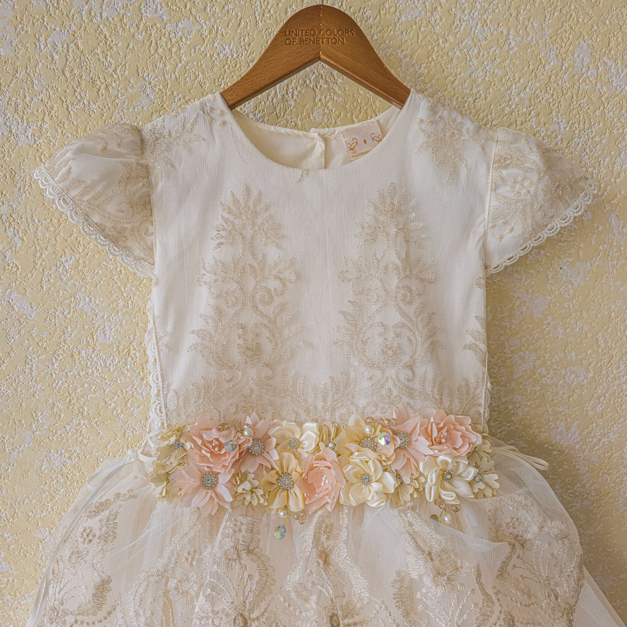 Vestido primera comunión en color beige modelo perla foto 3