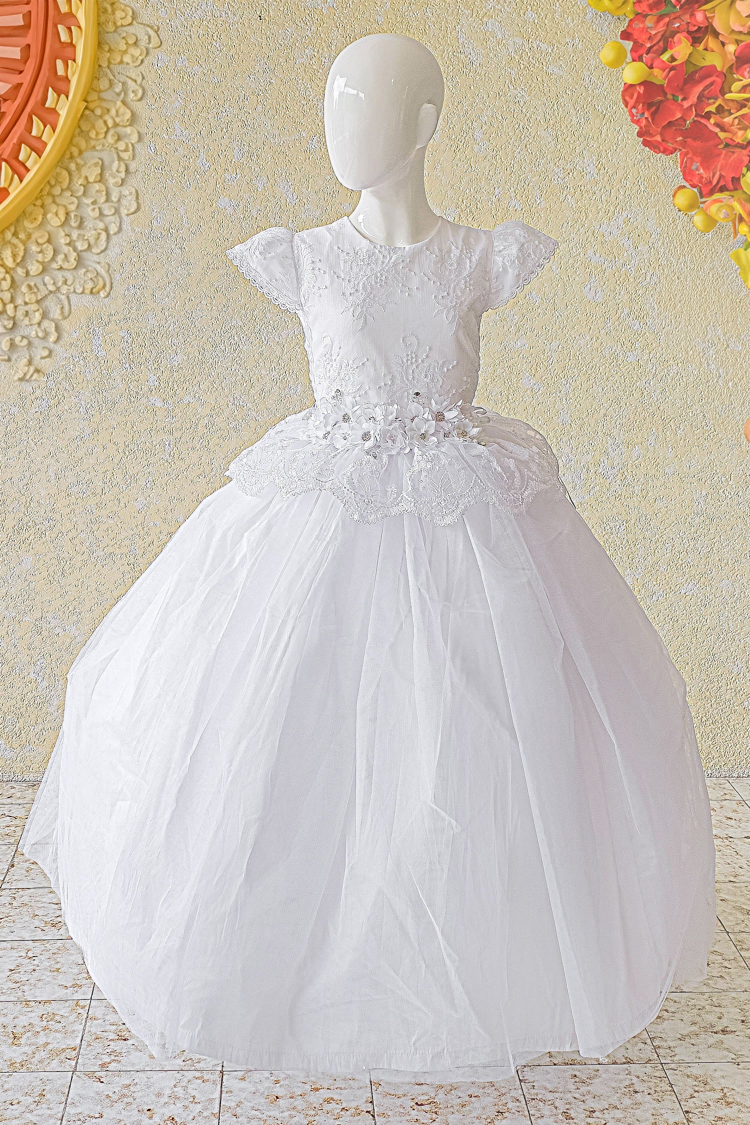 Vestido primera comunión en color blanco modelo perla foto 1
