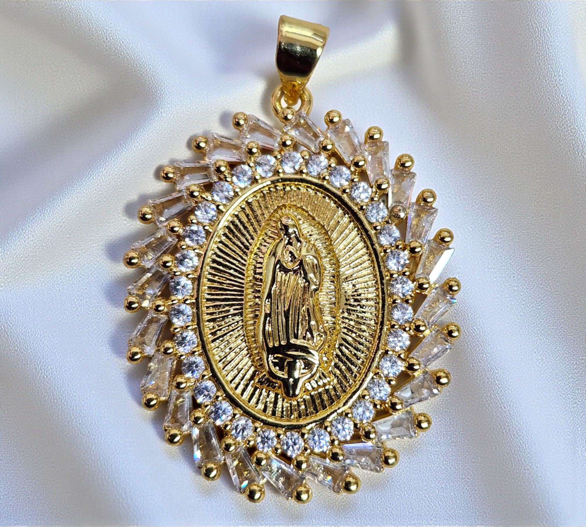 Medalla Virgen Silueta