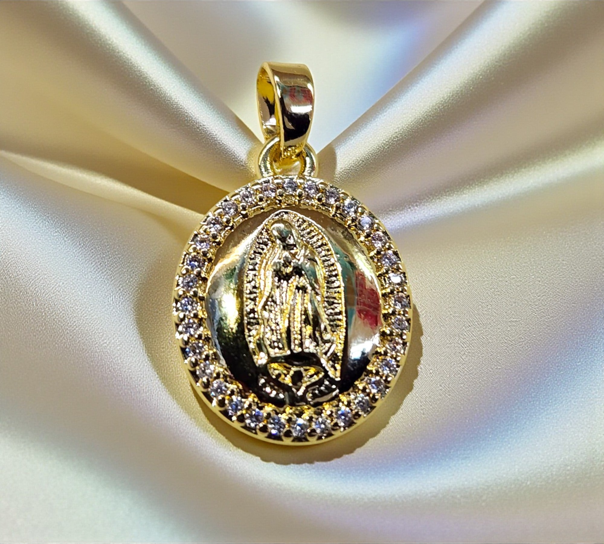 Medalla Oval Guadalupe Marco Piedra