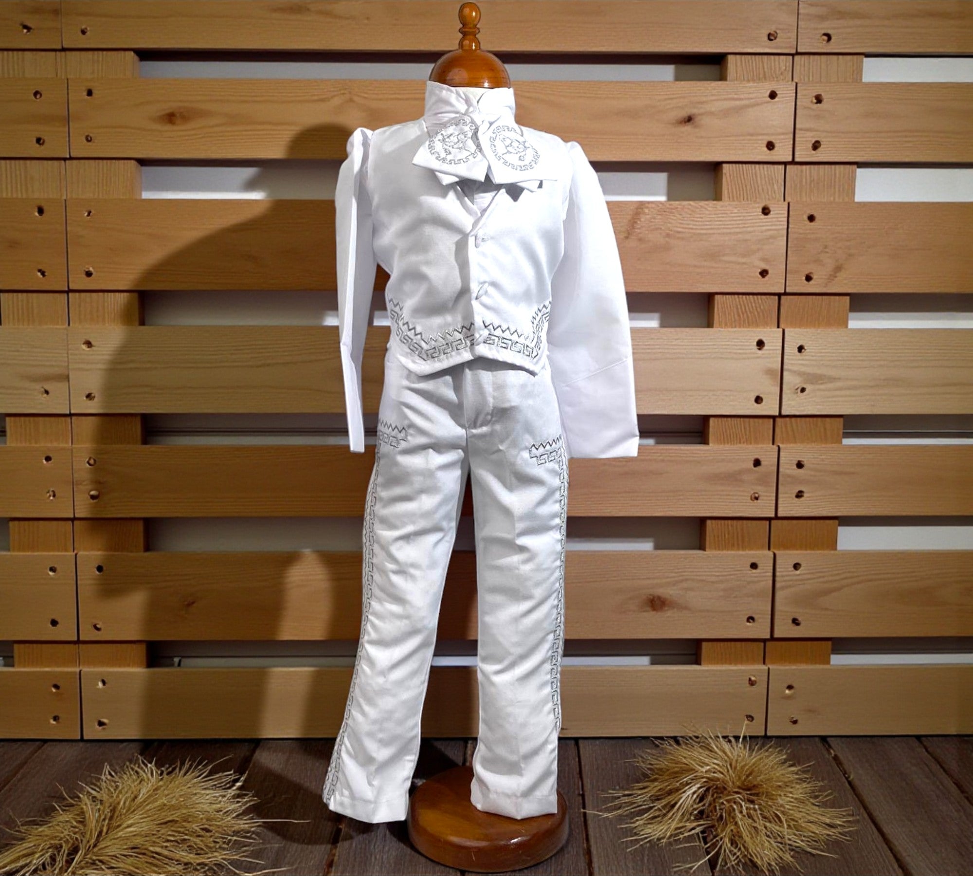 Traje Charro con Sombrero