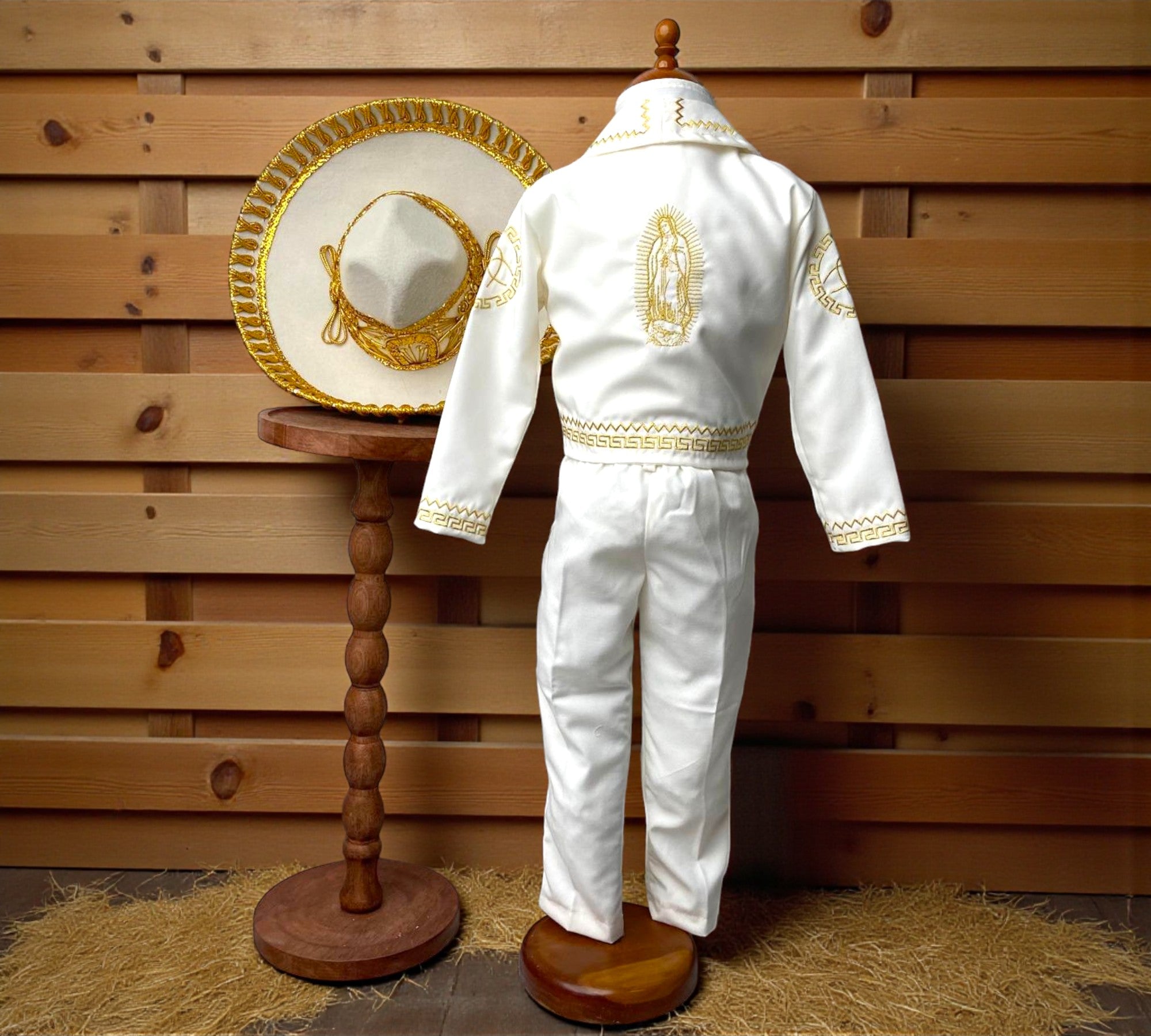 Traje Charro con Sombrero