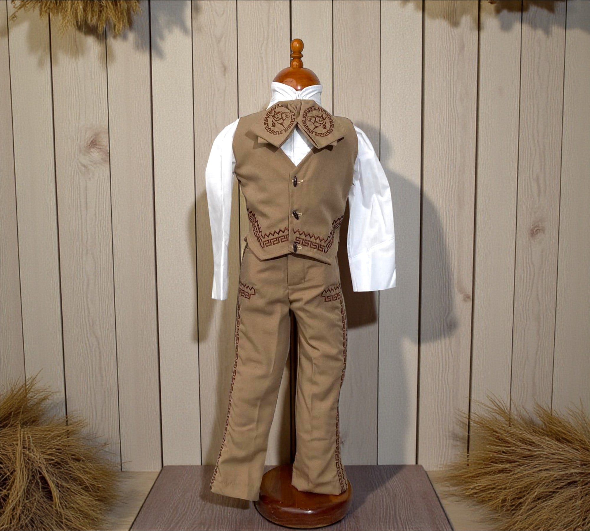 Traje Charro con Sombrero