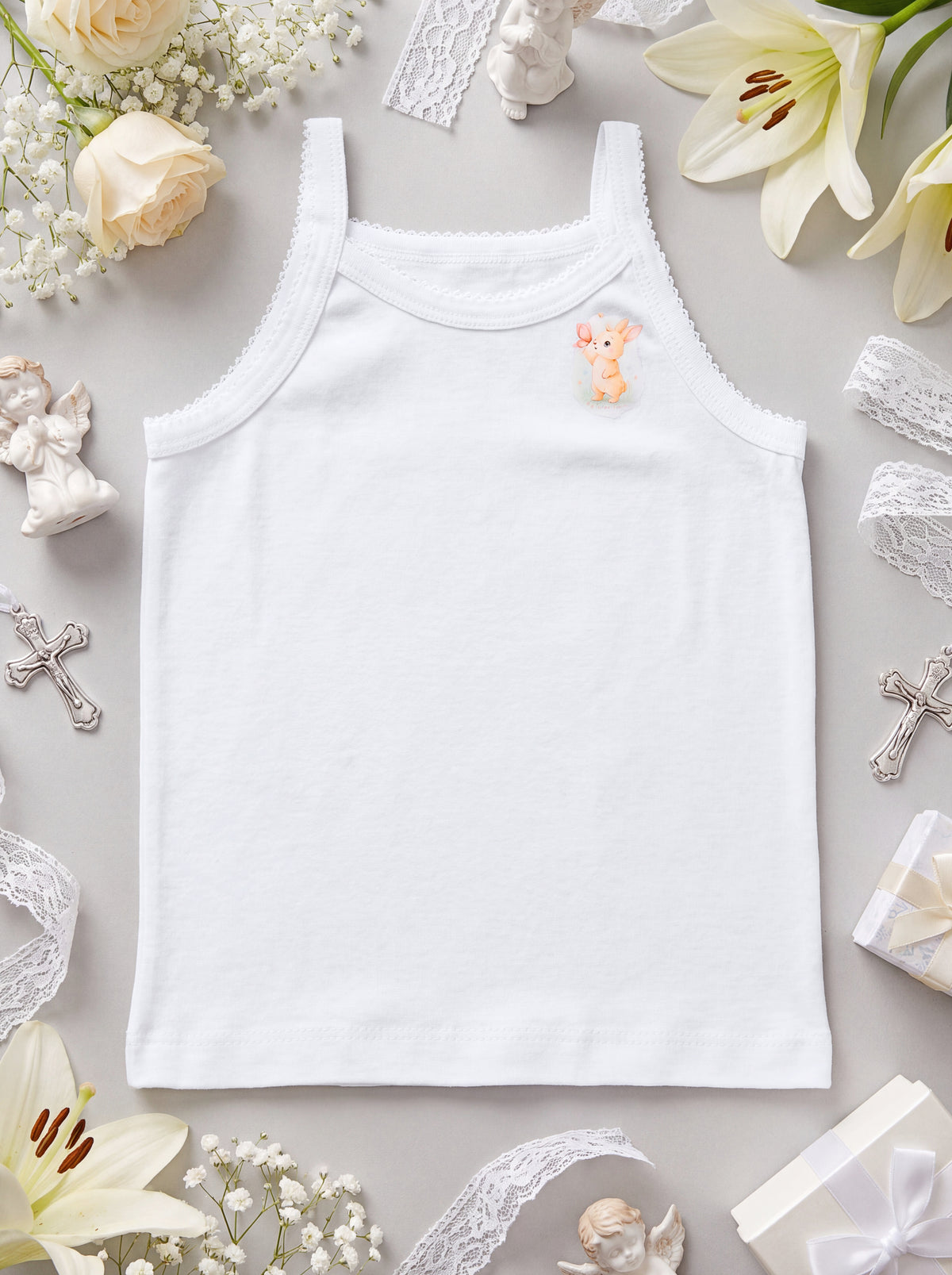 Coordinado Bautizo 088 blanco, camiseta de tirantes con conejito estampado y orillas de picot