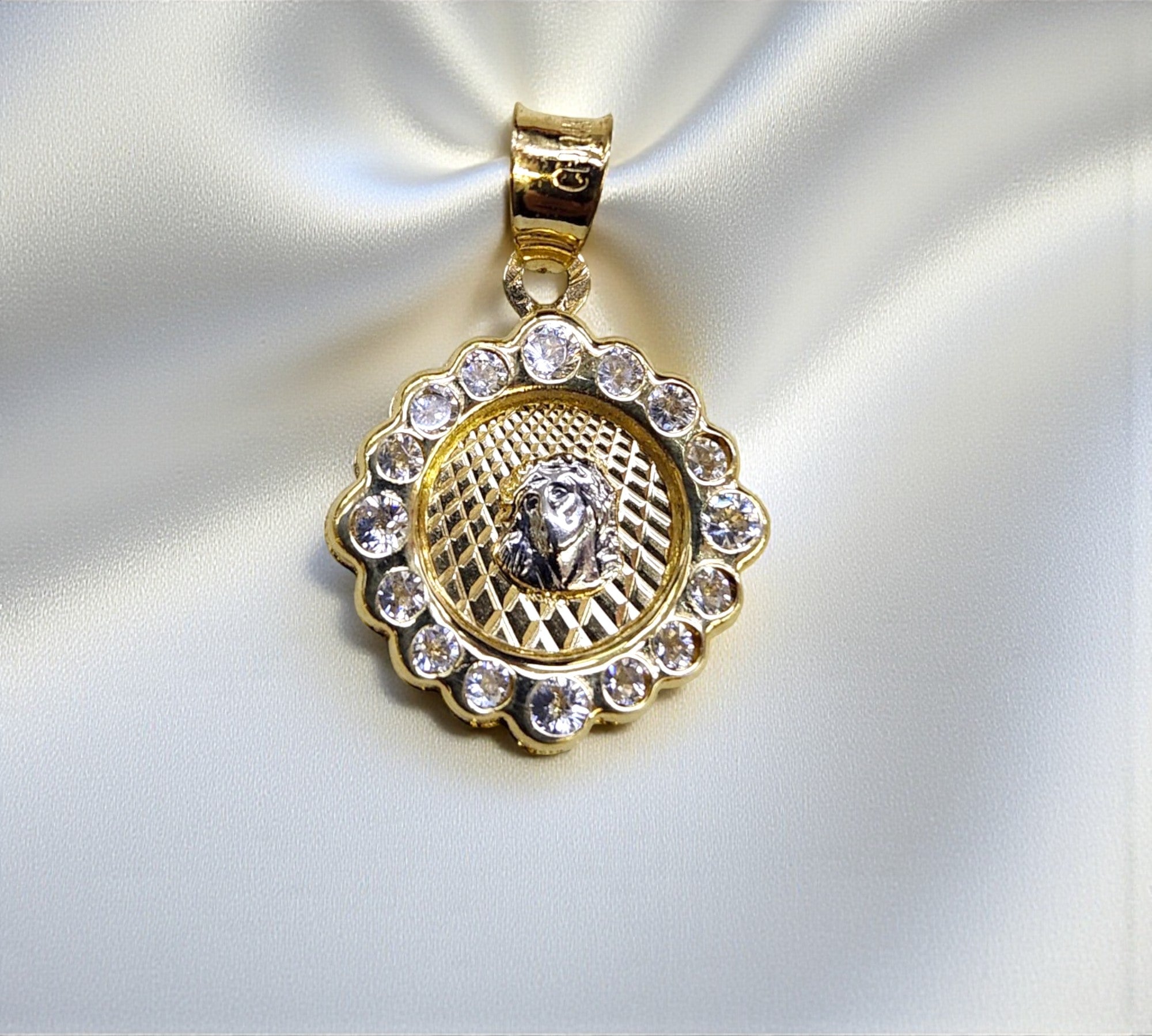 Medalla Cristo Zirconia Grande