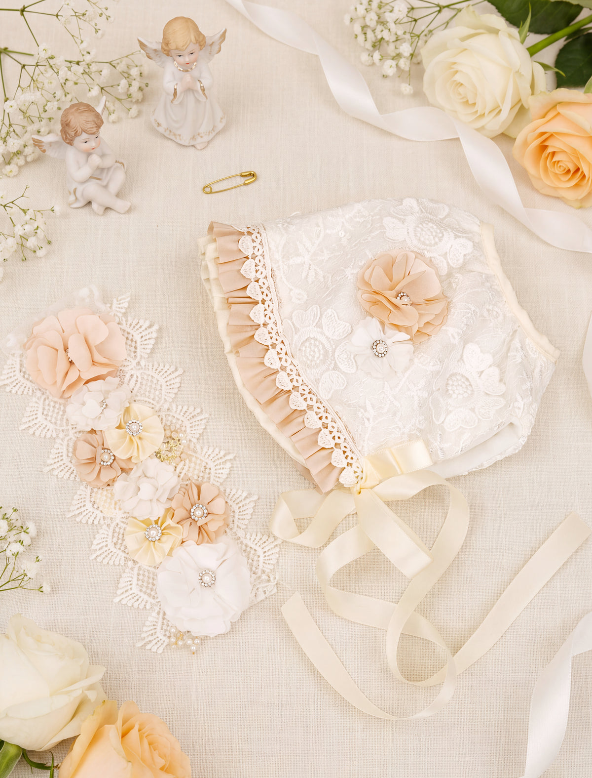 Capota y diadema del ropón de bautizo desmontable color hueso con blush